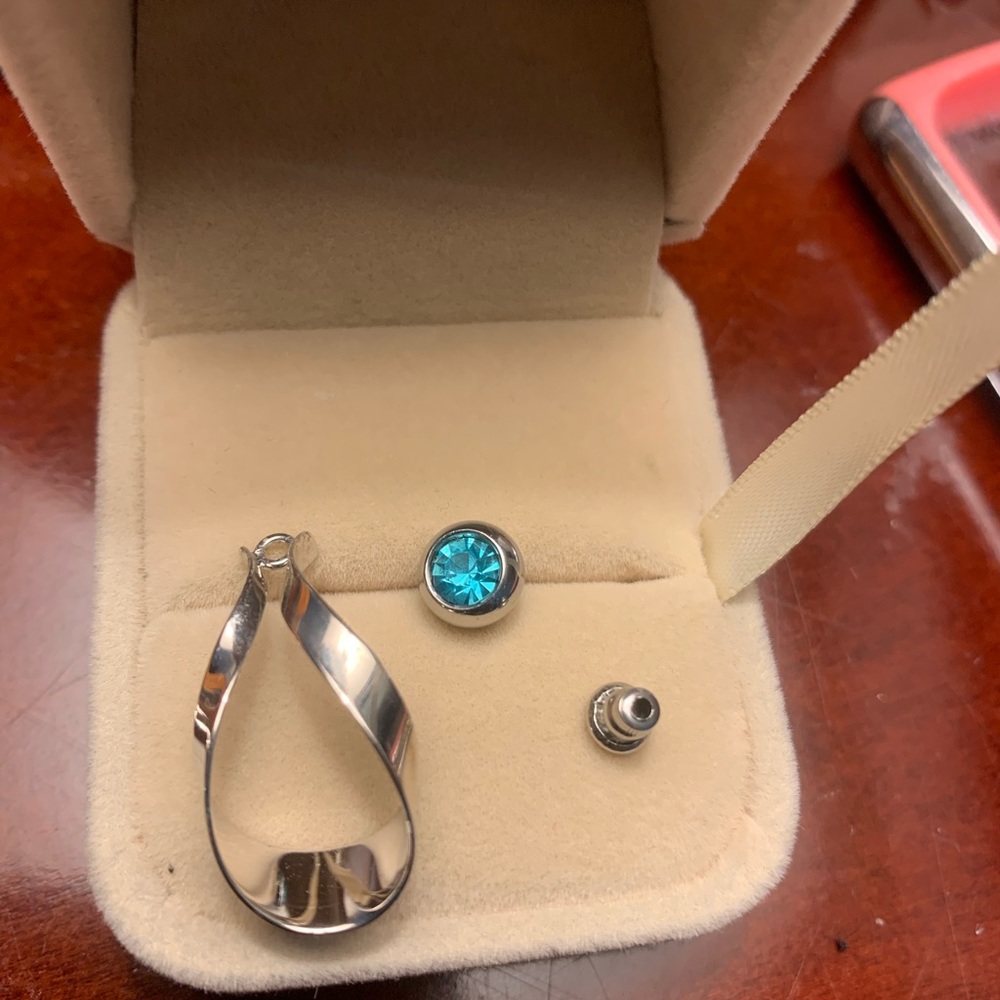 Sterling Silver Earring Jackets and costume blue stud earrings. - Picture 5 of 7